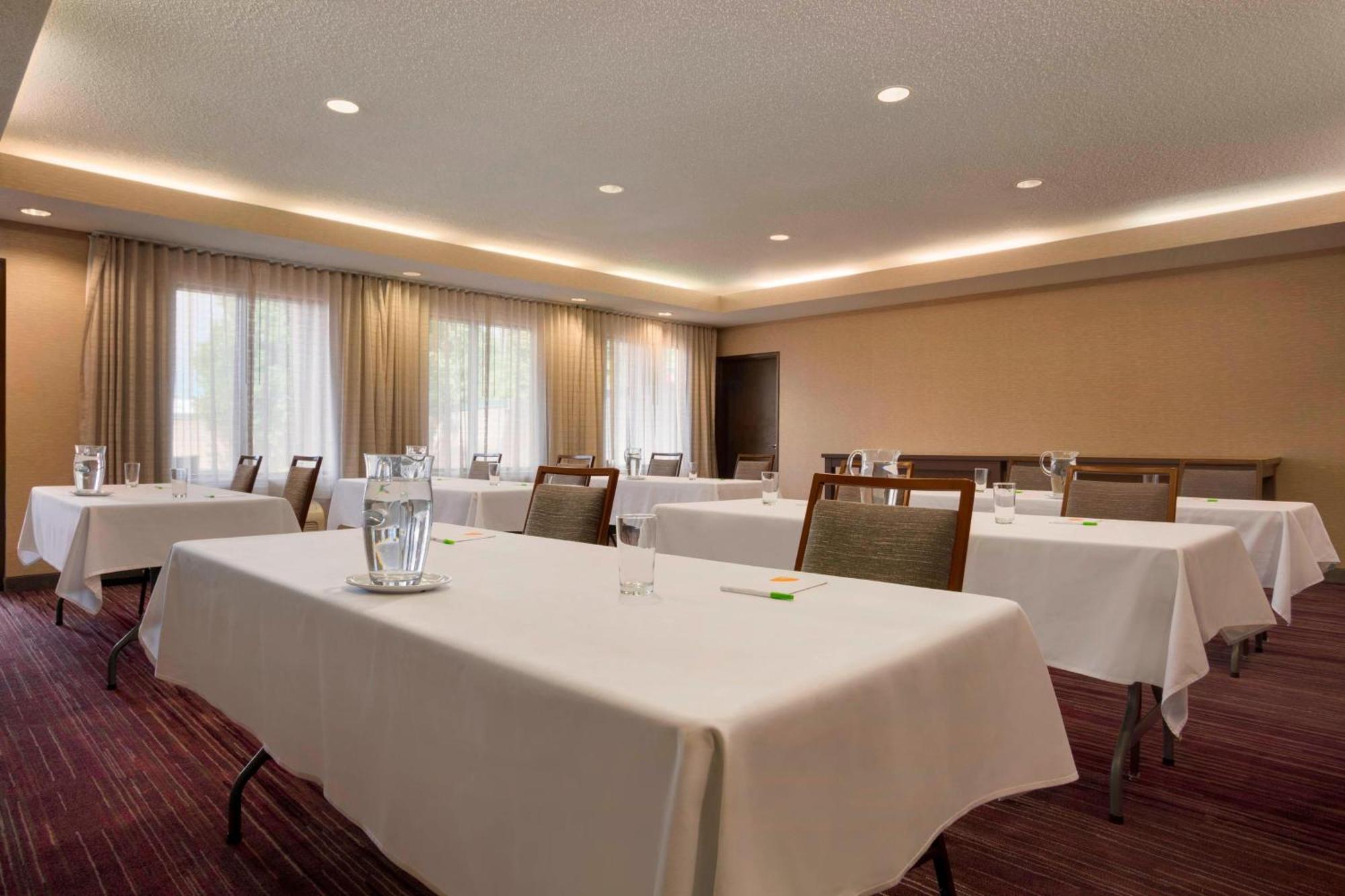 Hotel Courtyard By Marriott Champaign Exterior foto