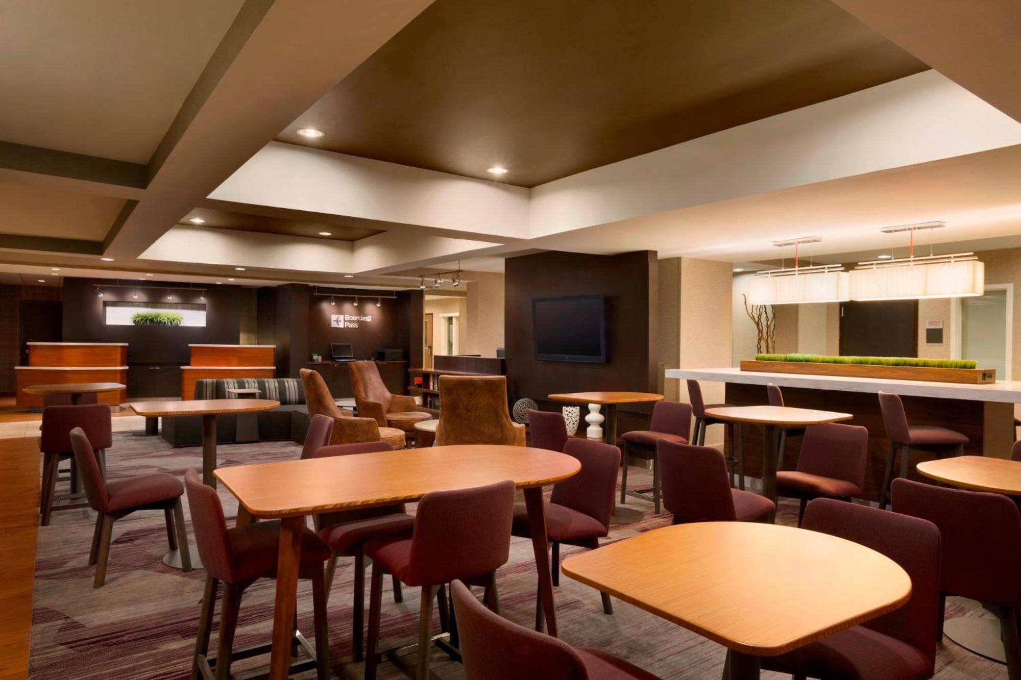 Hotel Courtyard By Marriott Champaign Exterior foto